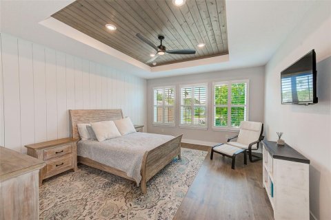 House in Tampa, Florida 4 bedrooms, 315.4 sq.m. № 1658440 - photo 27