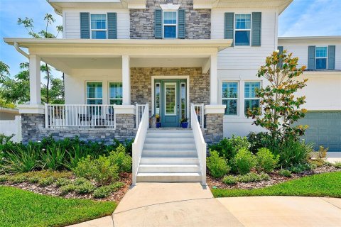 House in Tampa, Florida 4 bedrooms, 315.4 sq.m. № 1658440 - photo 2