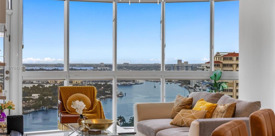 Кондоминиум с 2 спальнями в Майами-Бич, Флорида № 2055201