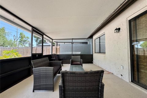 Townhouse in Orlando, Florida 2 bedrooms, 97.55 sq.m. № 2202035 - photo 18