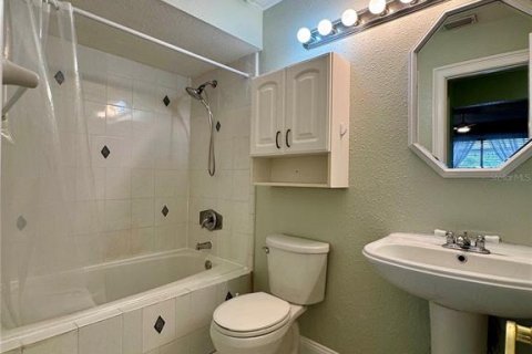 Townhouse in Orlando, Florida 2 bedrooms, 97.55 sq.m. № 2202035 - photo 16