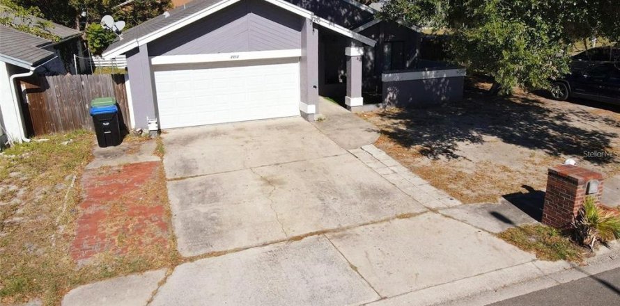 House in Orlando, Florida 3 bedrooms, 130.99 sq.m. № 1877300