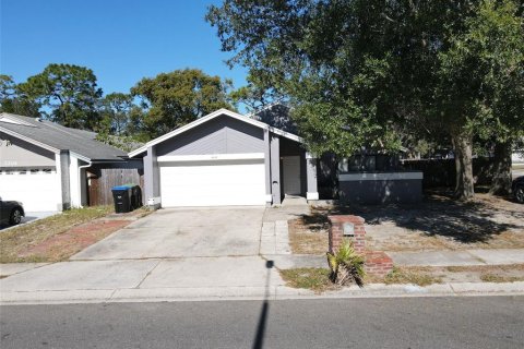 House in Orlando, Florida 3 bedrooms, 130.99 sq.m. № 1877300 - photo 2