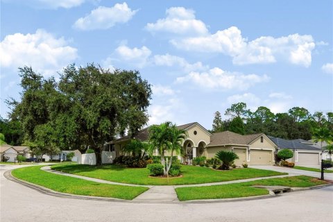 House in Tampa, Florida 4 bedrooms, 207.36 sq.m. № 2429210 - photo 6