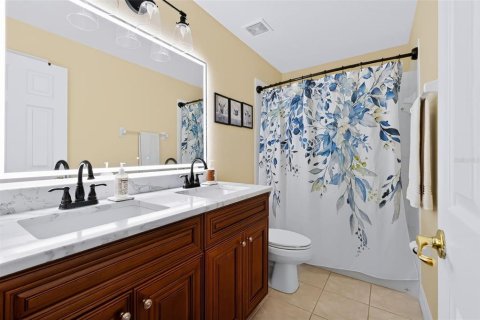 House in Tampa, Florida 4 bedrooms, 207.36 sq.m. № 2429210 - photo 29