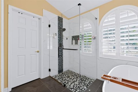House in Tampa, Florida 4 bedrooms, 207.36 sq.m. № 2429210 - photo 21
