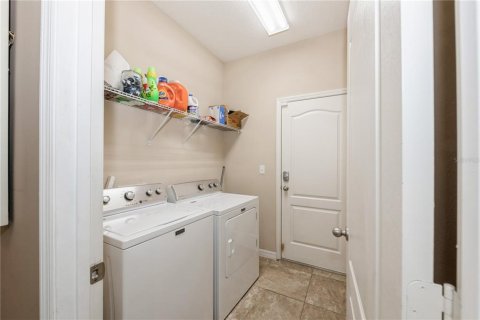 Villa ou maison à vendre à Kissimmee, Floride: 4 chambres, 245.45 m2 № 1666819 - photo 29