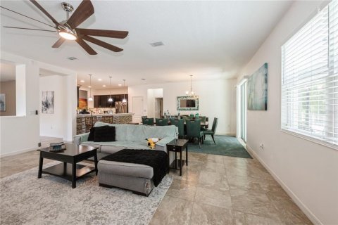 Villa ou maison à vendre à Kissimmee, Floride: 4 chambres, 245.45 m2 № 1666819 - photo 15