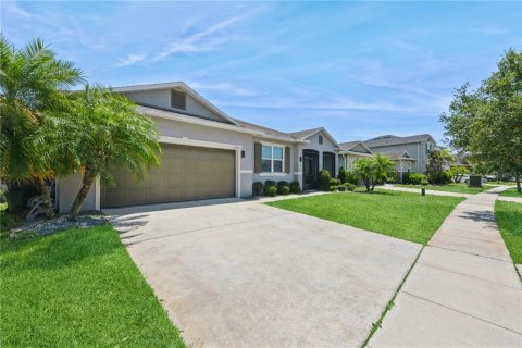 Villa ou maison à vendre à Kissimmee, Floride: 4 chambres, 245.45 m2 № 1666819 - photo 2
