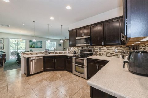 Villa ou maison à vendre à Kissimmee, Floride: 4 chambres, 245.45 m2 № 1666819 - photo 21