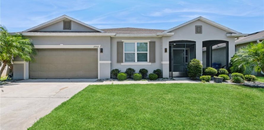 House in Kissimmee, Florida 4 bedrooms, 245.45 sq.m. № 1666819