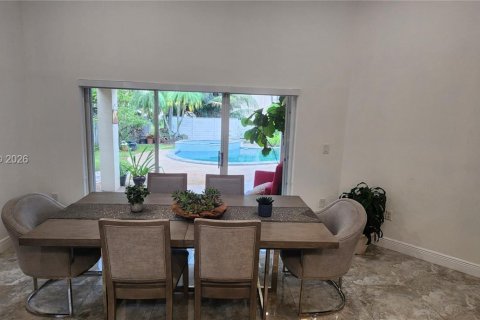Villa ou maison à vendre à Hialeah, Floride: 3 chambres, 180.51 m2 № 2069055 - photo 5