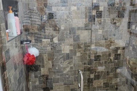 Villa ou maison à vendre à Hialeah, Floride: 3 chambres, 180.51 m2 № 2069055 - photo 20