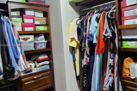 Villa ou maison à vendre à Hialeah, Floride: 3 chambres, 180.51 m2 № 2069055 - photo 13