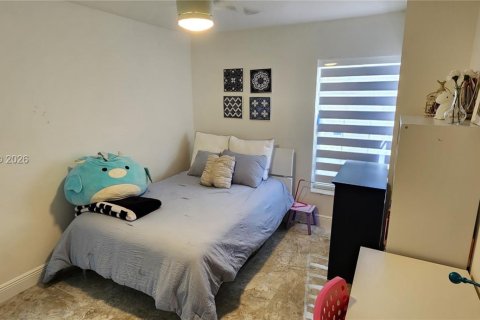 Villa ou maison à vendre à Hialeah, Floride: 3 chambres, 180.51 m2 № 2069055 - photo 15