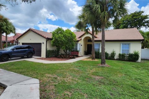 Villa ou maison à vendre à Hialeah, Floride: 3 chambres, 180.51 m2 № 2069055 - photo 25