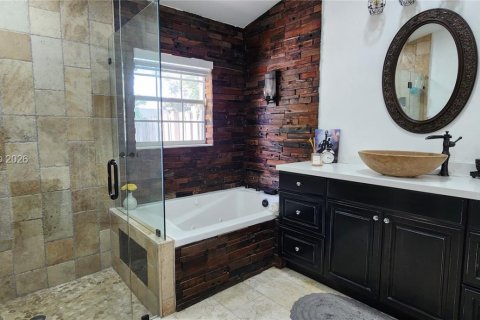 Villa ou maison à vendre à Hialeah, Floride: 3 chambres, 180.51 m2 № 2069055 - photo 11