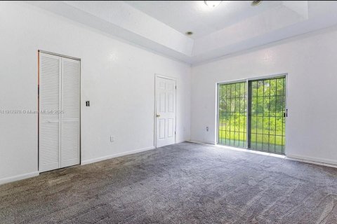 Villa ou maison à louer à Miami, Floride: 3 chambres, 211.72 m2 № 1972485 - photo 3