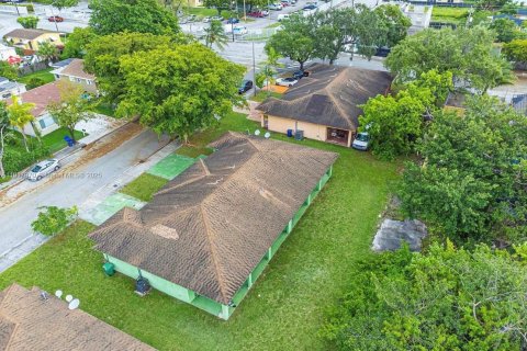 Villa ou maison à louer à Miami, Floride: 3 chambres, 211.72 m2 № 1972485 - photo 7