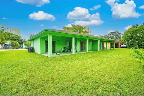 Villa ou maison à louer à Miami, Floride: 3 chambres, 211.72 m2 № 1972485 - photo 8