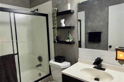 Villa ou maison à louer à Miramar, Floride: 2 chambres, 128.58 m2 № 2021804 - photo 10