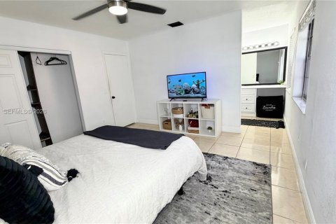 Villa ou maison à louer à Miramar, Floride: 2 chambres, 128.58 m2 № 2021804 - photo 13