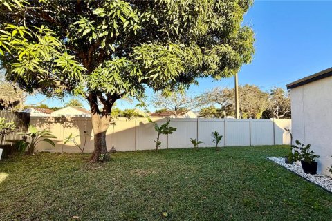 Villa ou maison à louer à Miramar, Floride: 2 chambres, 128.58 m2 № 2021804 - photo 16