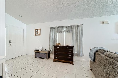 House in Davenport, Florida 4 bedrooms, 145.11 sq.m. № 1886745 - photo 10