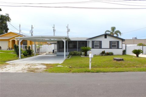 House in Tampa, Florida 3 bedrooms, 156.17 sq.m. № 2396549