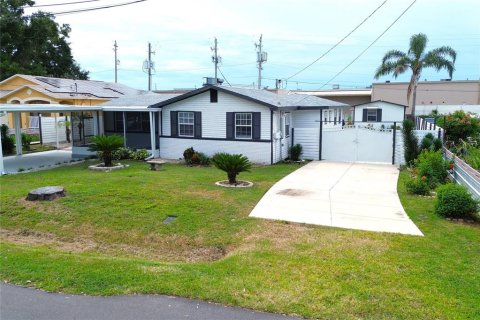 House in Tampa, Florida 3 bedrooms, 156.17 sq.m. № 2396549 - photo 5