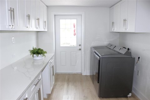 House in Tampa, Florida 3 bedrooms, 156.17 sq.m. № 2396549 - photo 27