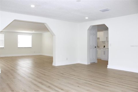 House in Tampa, Florida 3 bedrooms, 156.17 sq.m. № 2396549 - photo 23