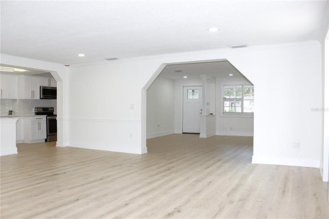 House in Tampa, Florida 3 bedrooms, 156.17 sq.m. № 2396549 - photo 16