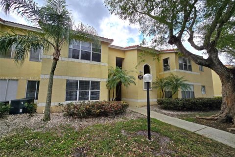 Condo in Sunrise, Florida, 2 bedrooms  № 1893467 - photo 1