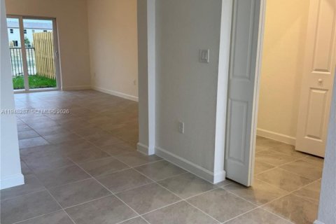 Touwnhouse à louer à Homestead, Floride: 3 chambres № 2004332 - photo 11