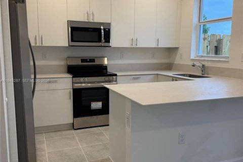 Touwnhouse à louer à Homestead, Floride: 3 chambres № 2004332 - photo 5