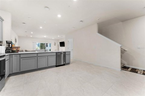 Adosado en venta en Winter Park, Florida, 3 dormitorios, 177.16 m2 № 1540327 - foto 11