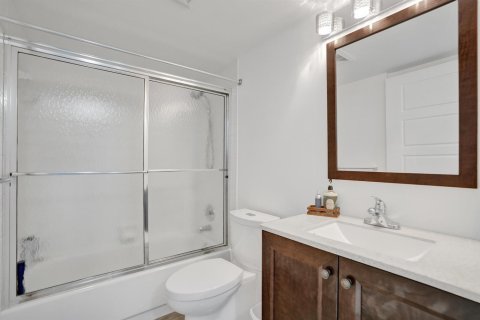 Купить кондоминиум в Помпано-Бич, Флорида 3 комнаты, 113.53м2, № 2187117 - фото 17