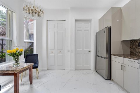 Adosado en venta en Hollywood, Florida, 3 dormitorios, 219.81 m2 № 1783906 - foto 10