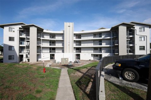 Condominio en venta en Altamonte Springs, Florida, 3 dormitorios, 103.86 m2 № 2155677 - foto 2