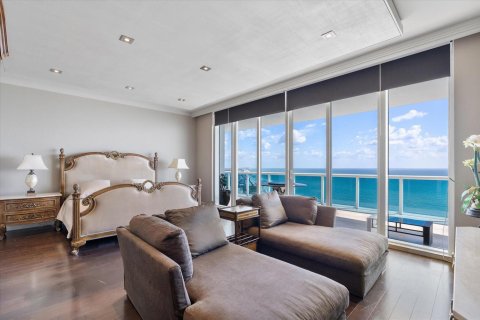 Condo in Hollywood, Florida, 5 bedrooms  № 2244787 - photo 29