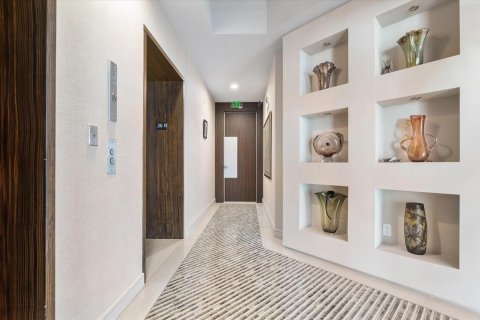 Condo in Hollywood, Florida, 5 bedrooms  № 2244787 - photo 16