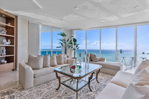Condo in Hollywood, Florida, 5 bedrooms  № 2244787 - photo 6