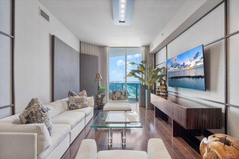Condo in Hollywood, Florida, 5 bedrooms  № 2244787 - photo 26
