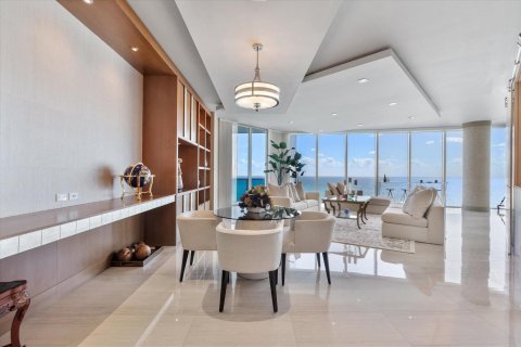 Condo in Hollywood, Florida, 5 bedrooms  № 2244787 - photo 14