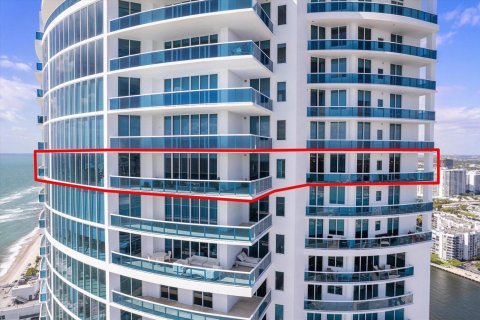 Condo in Hollywood, Florida, 5 bedrooms  № 2244787 - photo 4