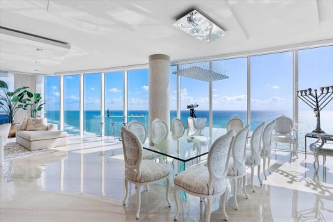 Condo in Hollywood, Florida, 5 bedrooms  № 2244787 - photo 10