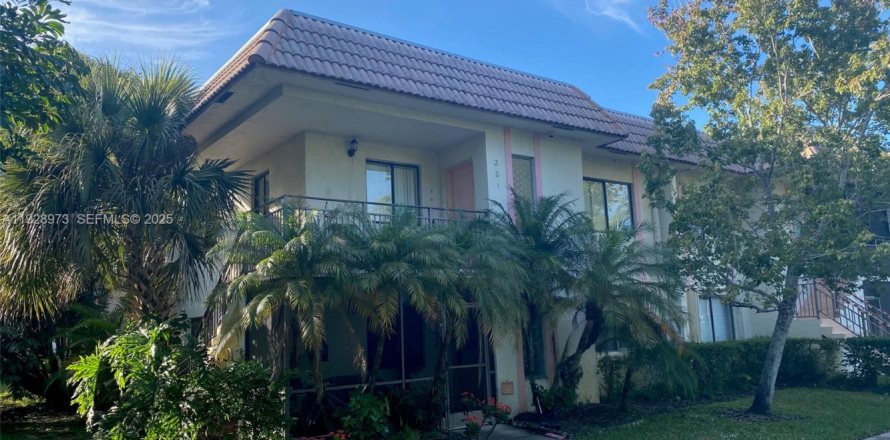 Condominio en Weston, Florida, 2 dormitorios № 1988425