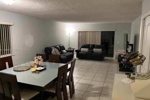 Condominio en venta en Weston, Florida, 2 dormitorios, 114.36 m2 № 1988425 - foto 2