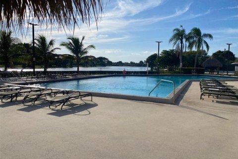 Condominio en venta en Weston, Florida, 2 dormitorios, 114.36 m2 № 1988425 - foto 10